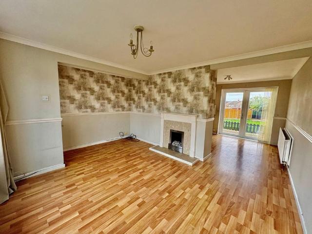 3 bedroom semi detached house to rent