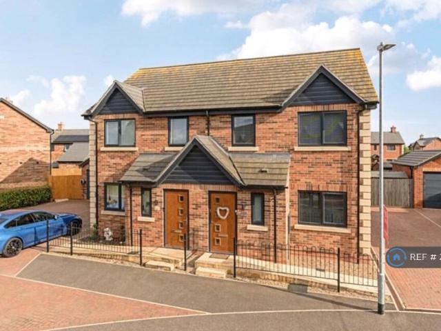 3 bedroom semi detached house to rent