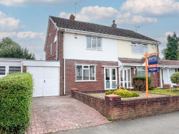 3 bedroom semi detached house to rent