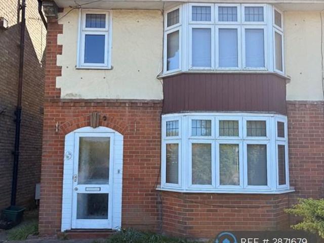 3 bedroom semi detached house to rent