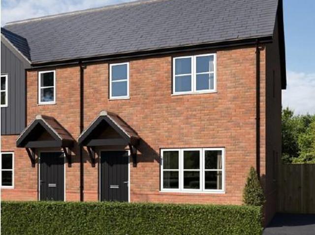 3 bedroom semi detached house to rent