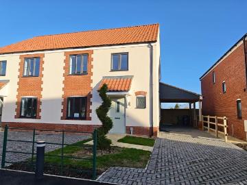 4 bedroom semi detached house to rent