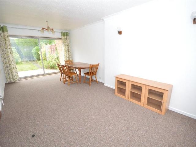 3 bedroom semi detached house to rent