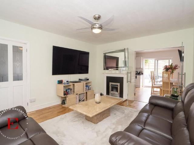 3 bedroom semi detached house to rent