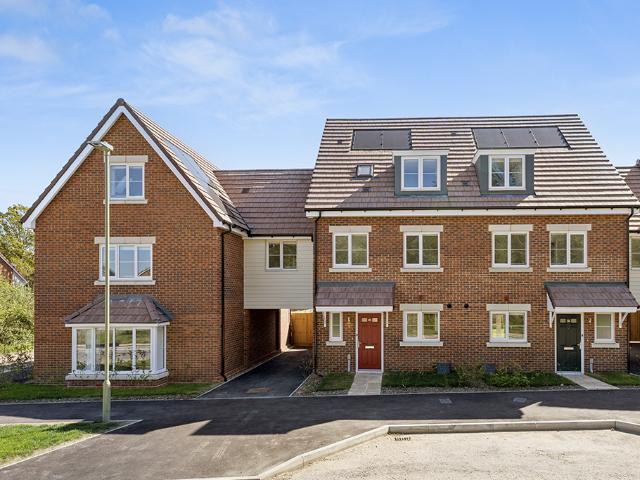 3 bedroom semi detached house to rent