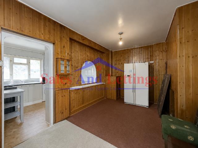 3 bedroom semi detached house to rent