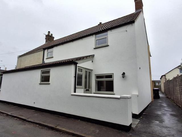 3 bedroom semi detached house to rent