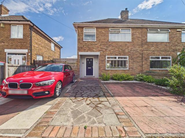 3 bedroom Semi detached house to rent