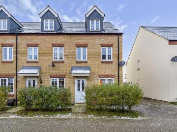 3 bedroom semi detached house to rent
