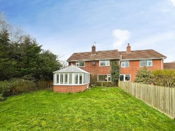 3 bedroom semi detached house to rent