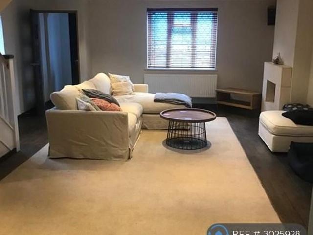 3 bedroom semi detached house to rent