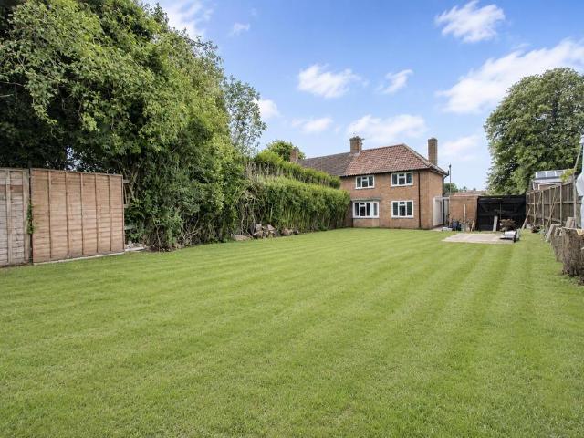 3 bedroom semi detached house to rent