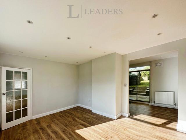 3 bedroom semi detached house to rent