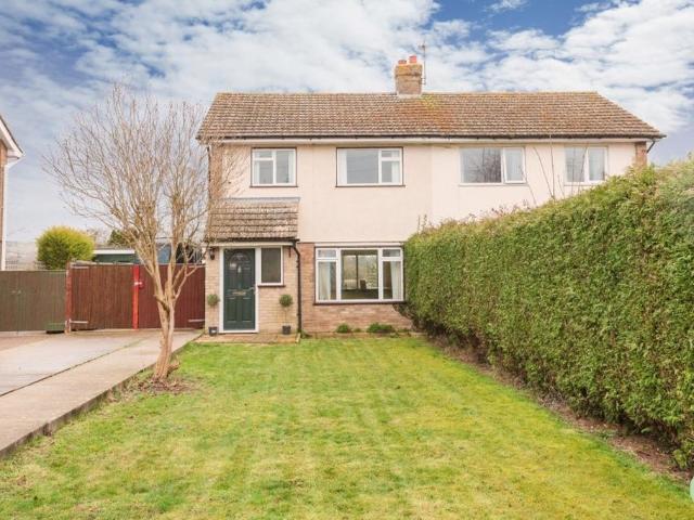 3 bedroom semi detached house to rent