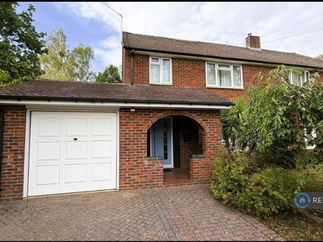 3 bedroom semi detached house to rent