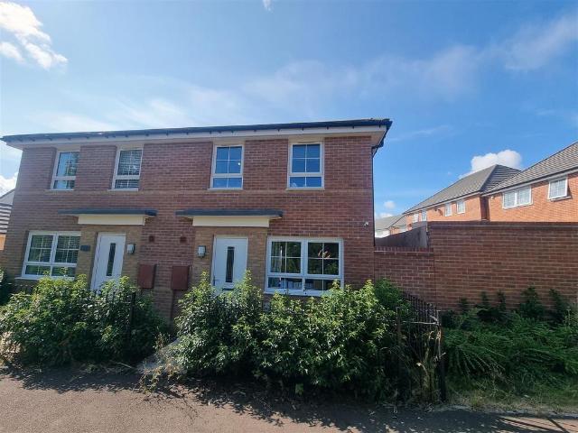 3 bedroom semi detached house to rent
