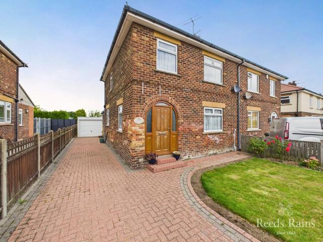 3 bedroom semi detached house to rent
