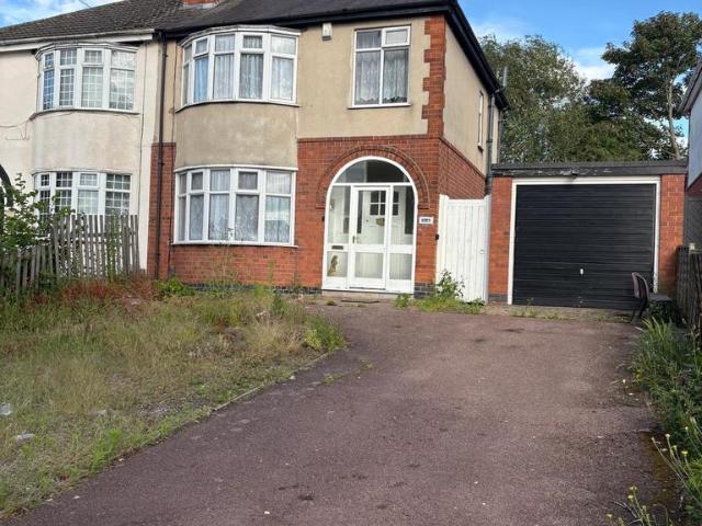 3 bedroom semi detached house to rent