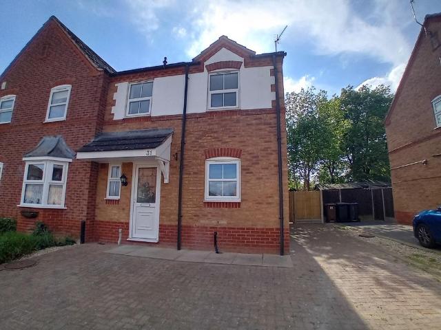 3 bedroom semi detached house to rent