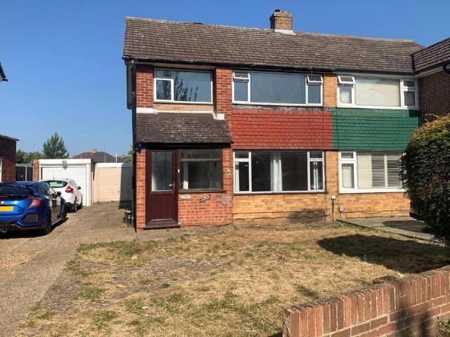 3 bedroom semi detached house to rent