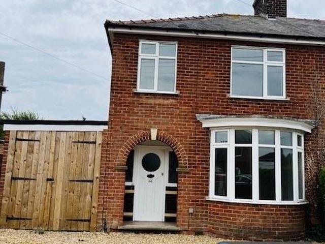 3 bedroom semi detached house to rent