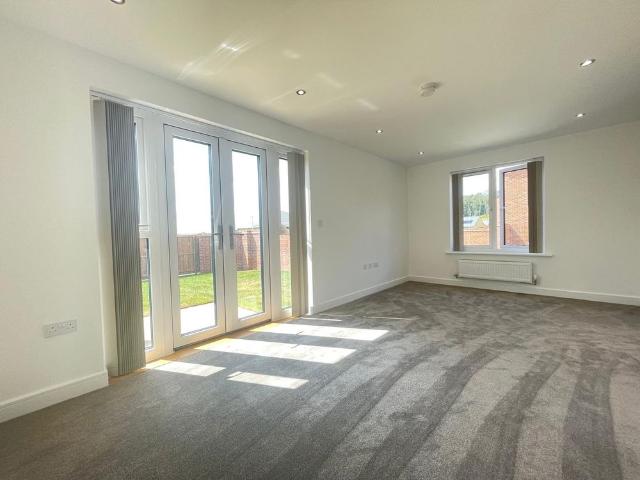 3 bedroom semi detached house to rent