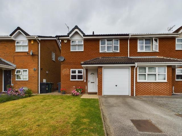 3 bedroom semi detached house to rent