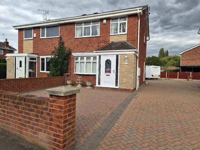 3 bedroom semi detached house to rent