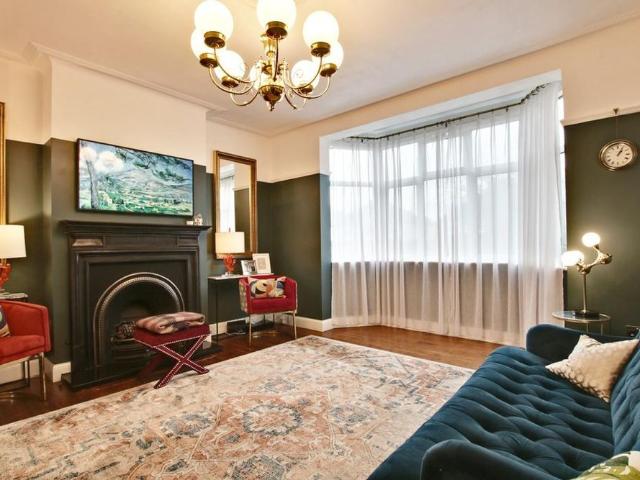 3 bedroom semi detached house to rent