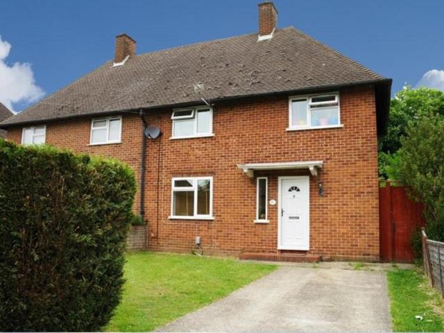 3 bedroom semi detached house to rent