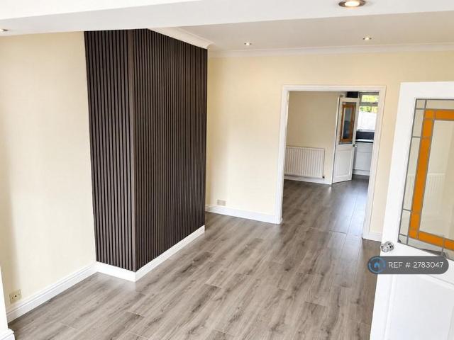 3 bedroom semi detached house to rent