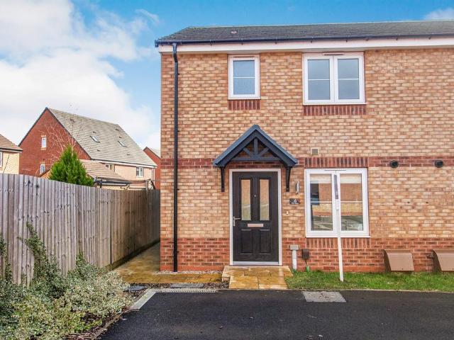 3 bedroom semi detached house to rent