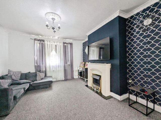 3 bedroom semi detached house to rent