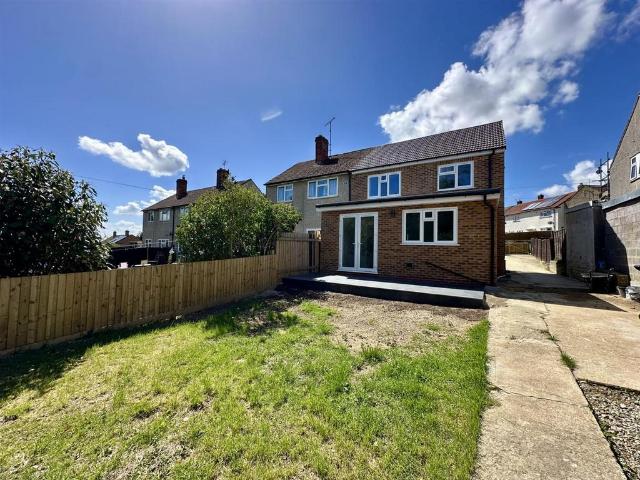 3 bedroom semi detached house to rent