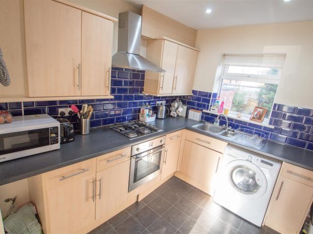 3 bedroom semi detached house to rent