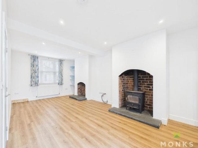 3 bedroom semi detached house to rent