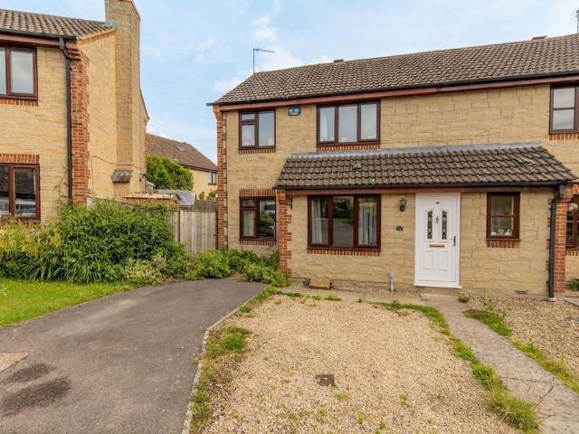 3 bedroom semi detached house to rent