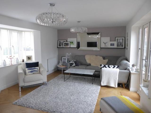 3 bedroom semi detached house to rent