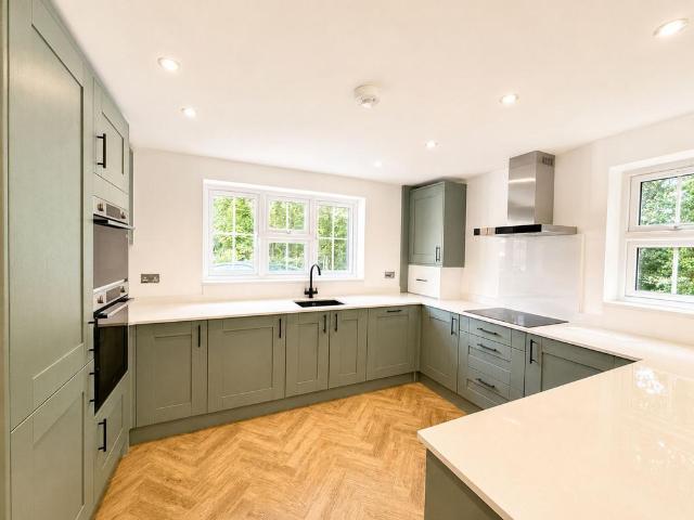 3 bedroom semi detached house to rent