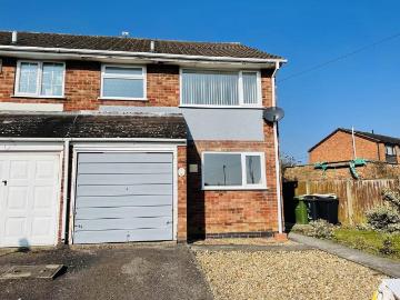 3 bedroom semi detached house to rent