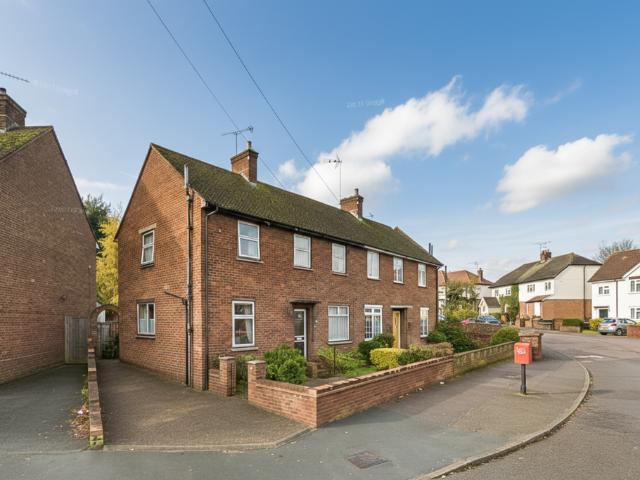 3 bedroom semi detached house to rent