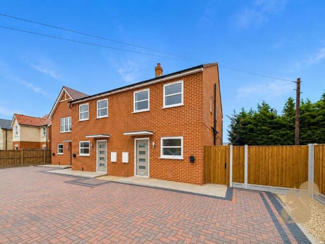 3 bedroom semi detached house to rent
