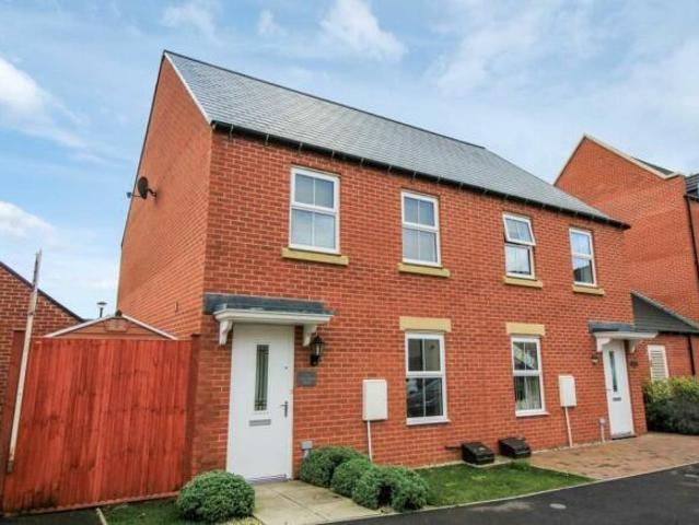 3 bedroom semi detached house to rent