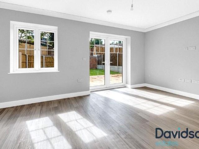 3 bedroom semi detached house to rent