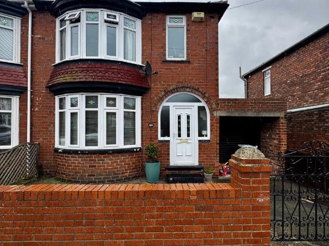 3 bedroom semi detached house to rent