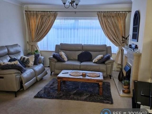 3 bedroom semi detached house to rent