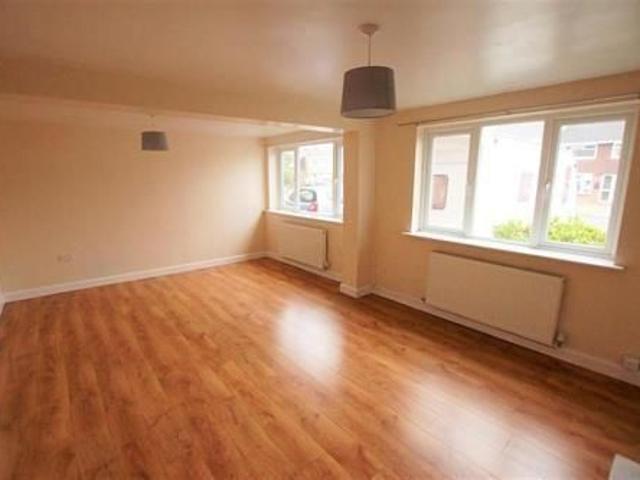 3 bedroom semi detached house to rent