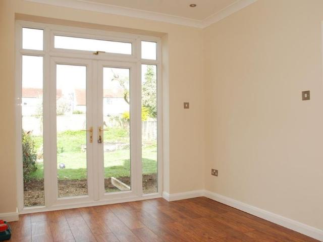 3 bedroom semi detached house to rent