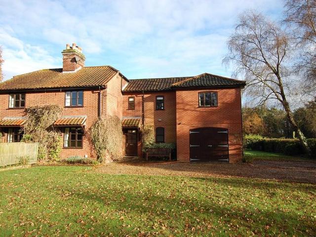 3 bedroom semi detached house to rent