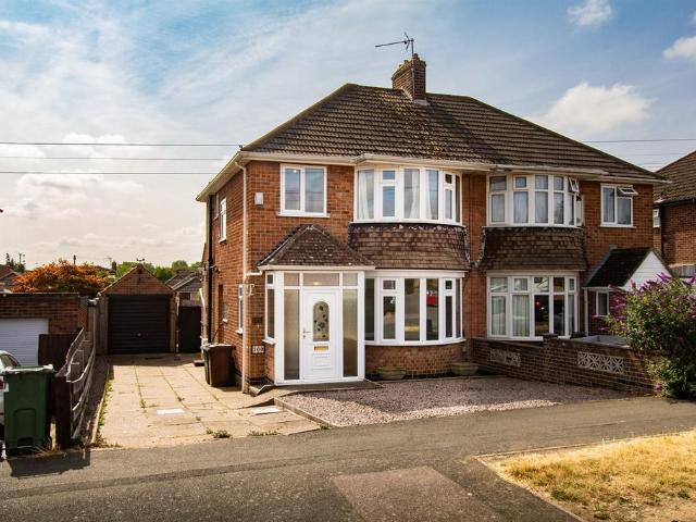 3 bedroom semi detached house to rent